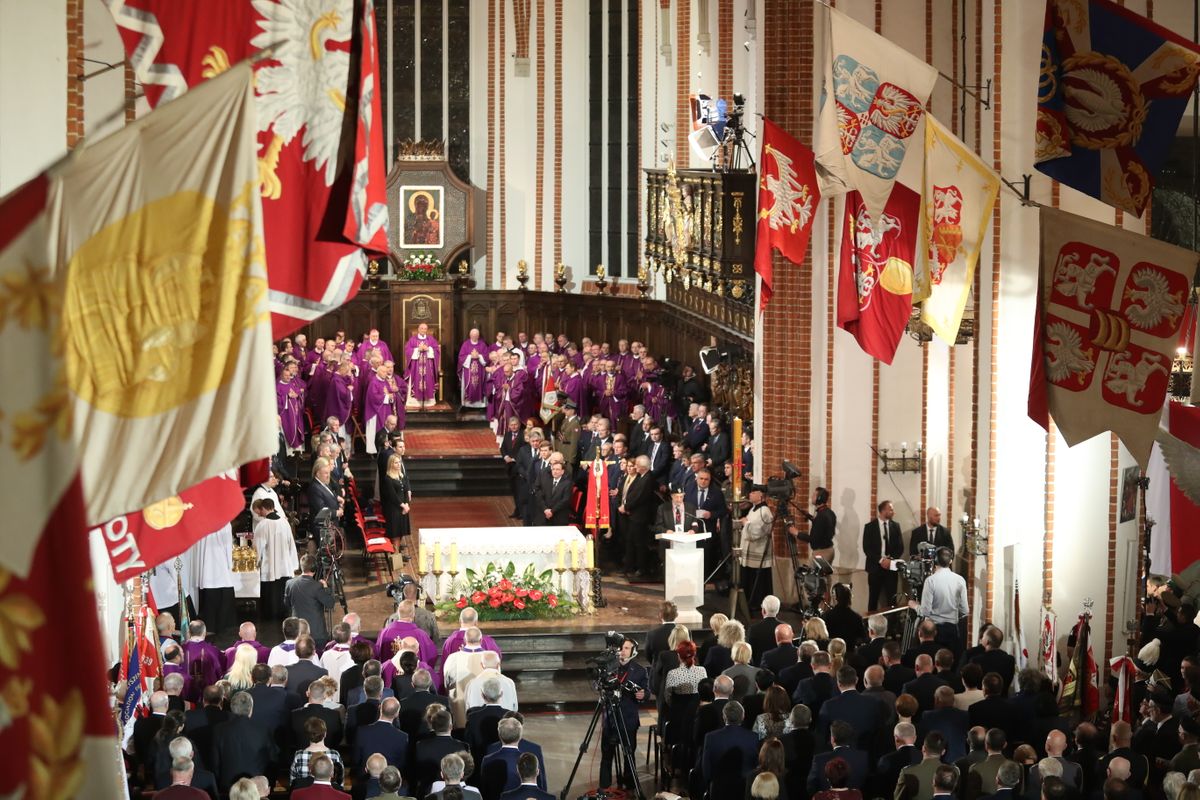 Mass for the Smolensk Air Tragedy, Warsaw, Poland - Catholic Stock Photo