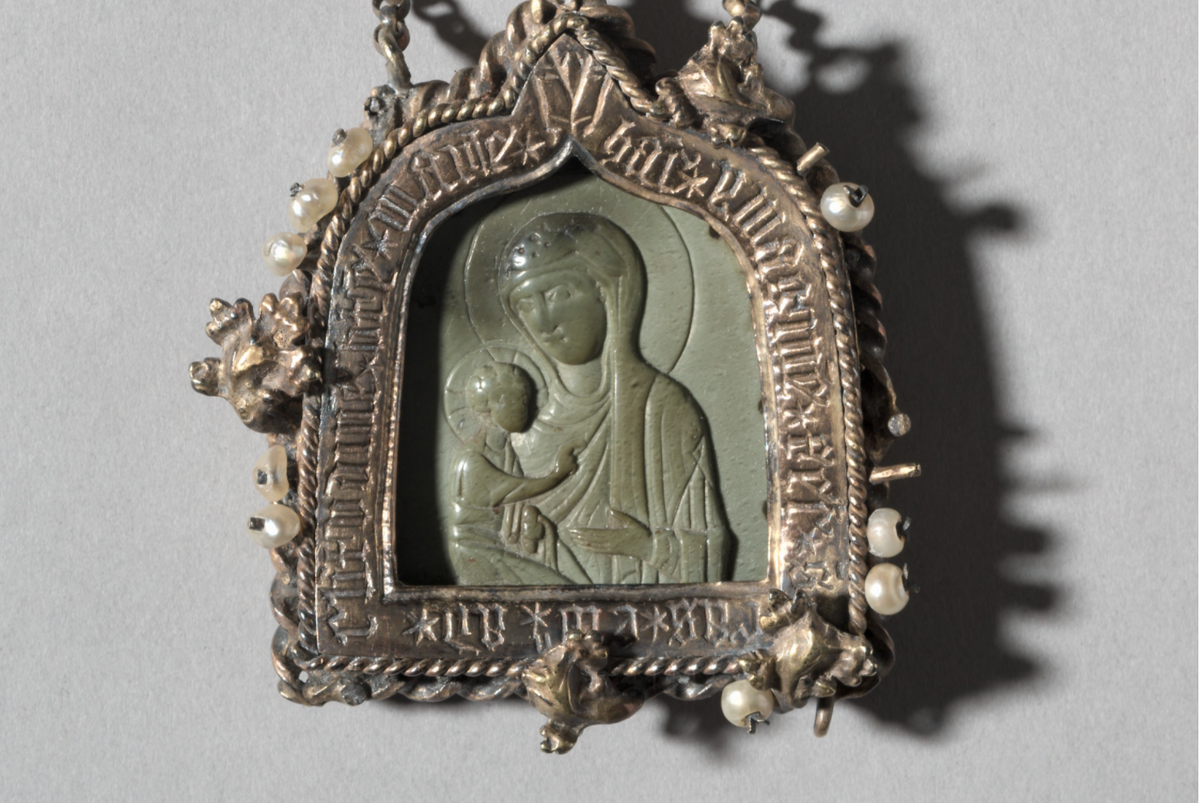 Pendant Icon with the Virgin "Dexiokratousa" and Frame (1100s) - Catholic Stock Photo