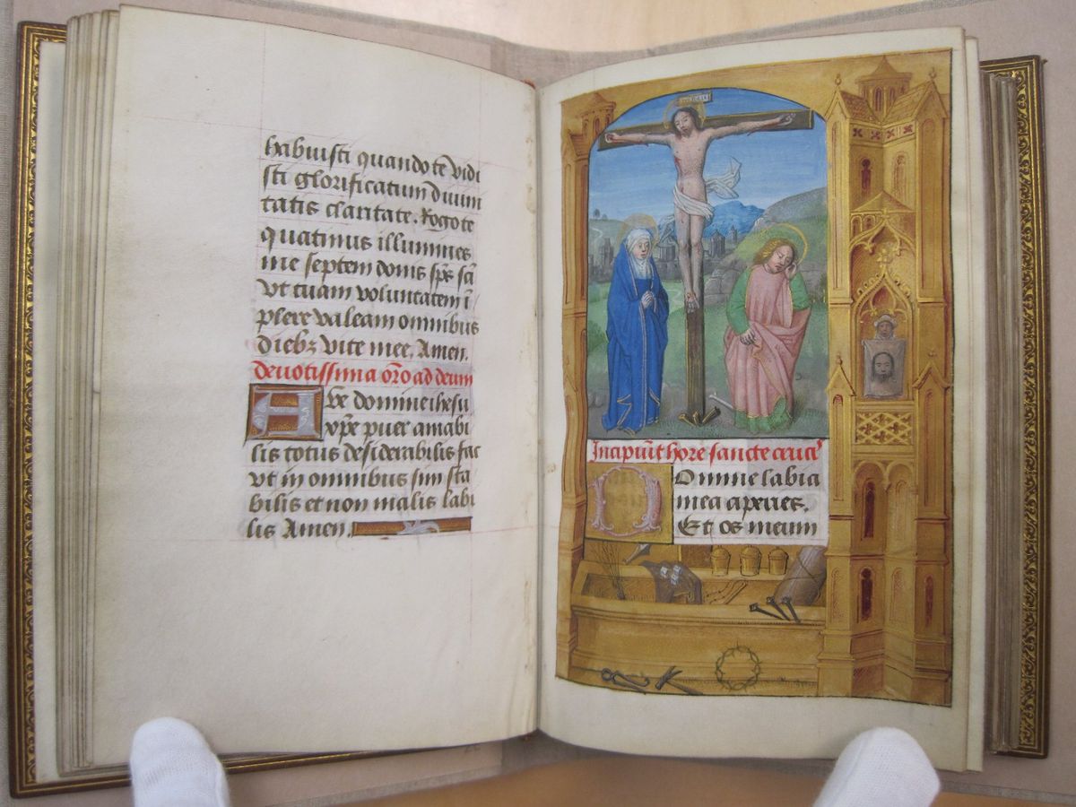 Crucifixion page in the Horae Beatae Mariae Virginis (Flemish, 1510-1530) - Public Domain Illuminated Manuscript